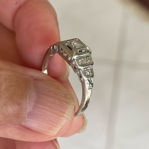 Antique 18k Diamond Ring - Picture 5 of 14